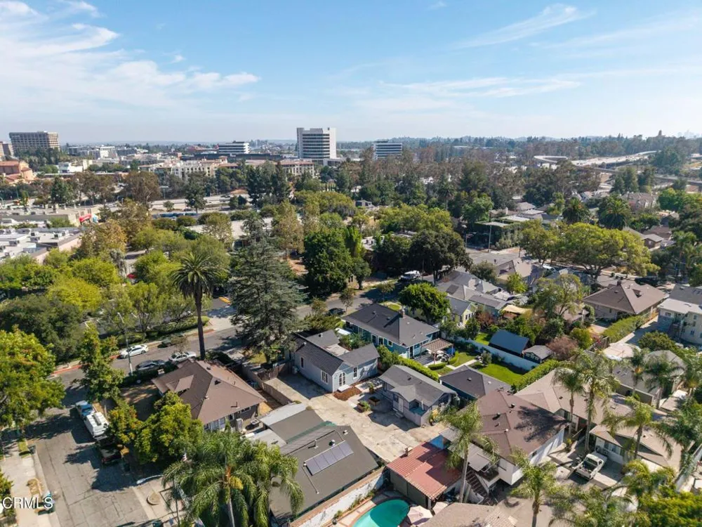 79 W Villa Street Pasadena, CA 91103