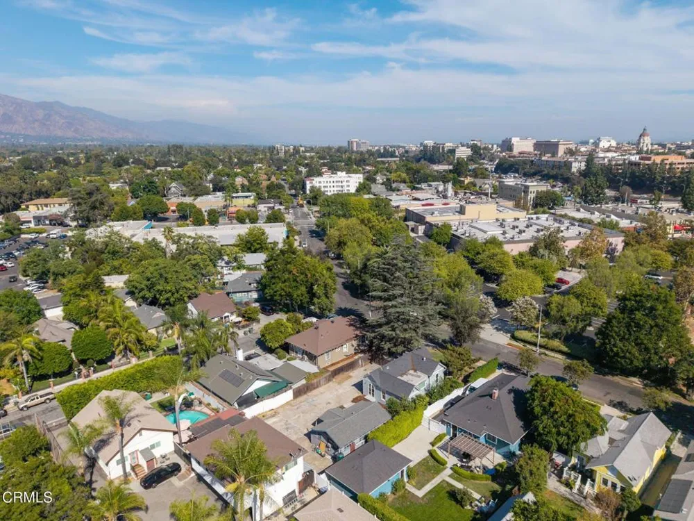 79 W Villa Street Pasadena, CA 91103