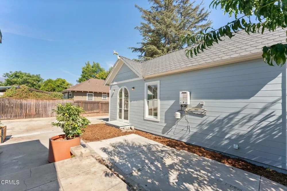 79 W Villa Street Pasadena, CA 91103
