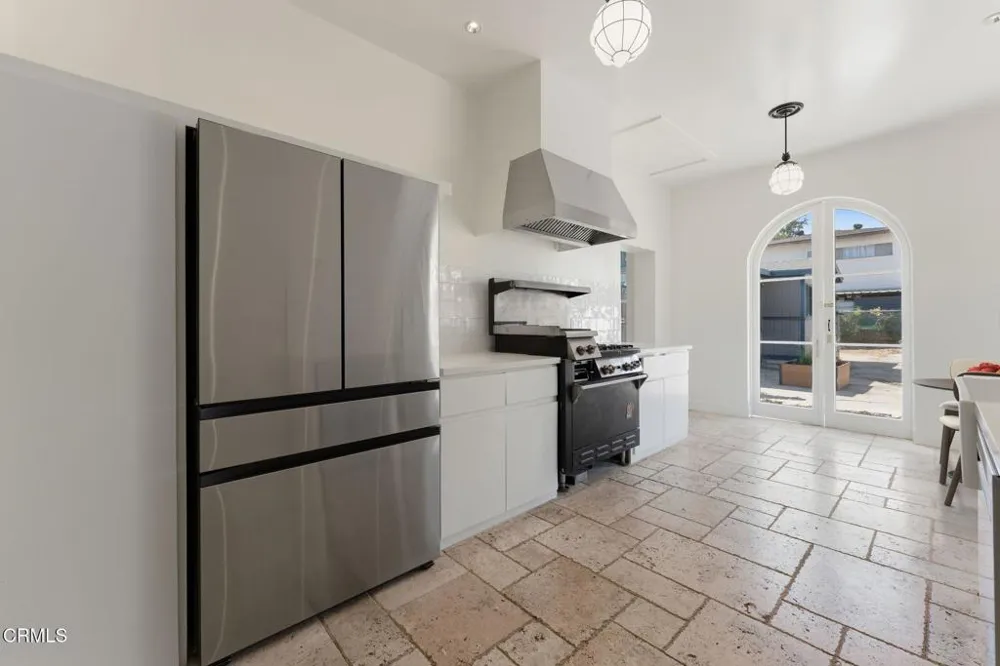79 W Villa Street Pasadena, CA 91103