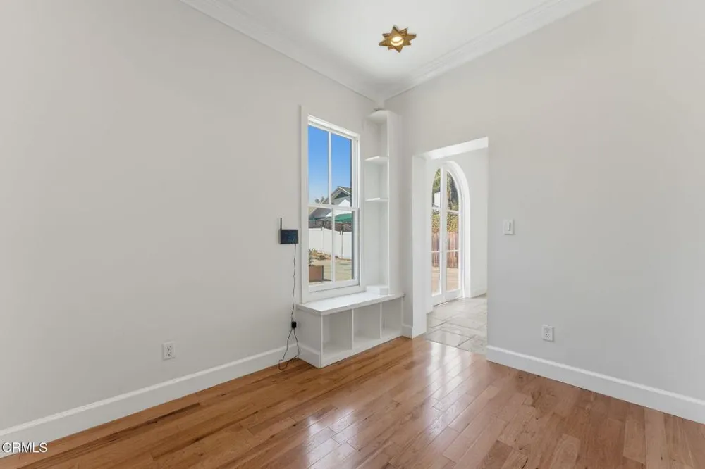 79 W Villa Street Pasadena, CA 91103