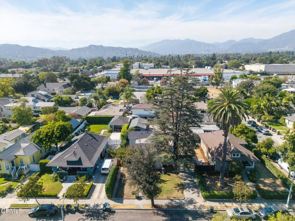 79 W Villa Street Pasadena, CA 91103