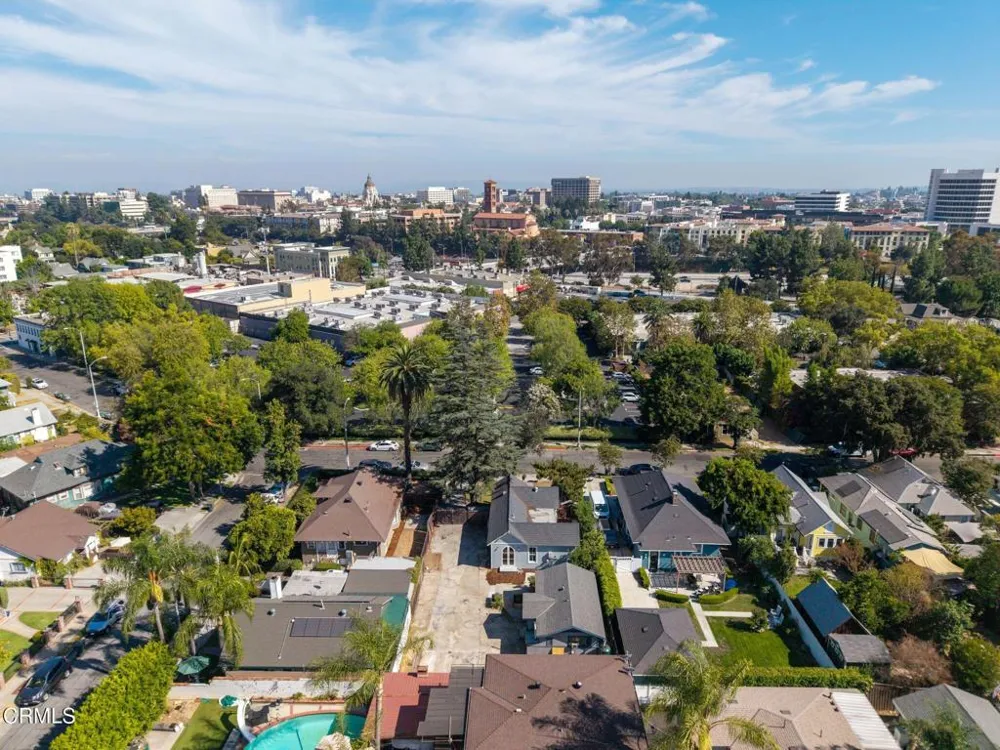 79 W Villa Street Pasadena, CA 91103