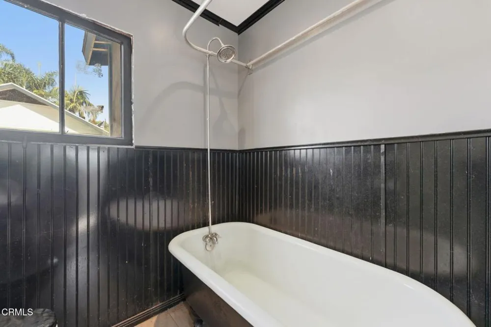 79 W Villa Street Pasadena, CA 91103