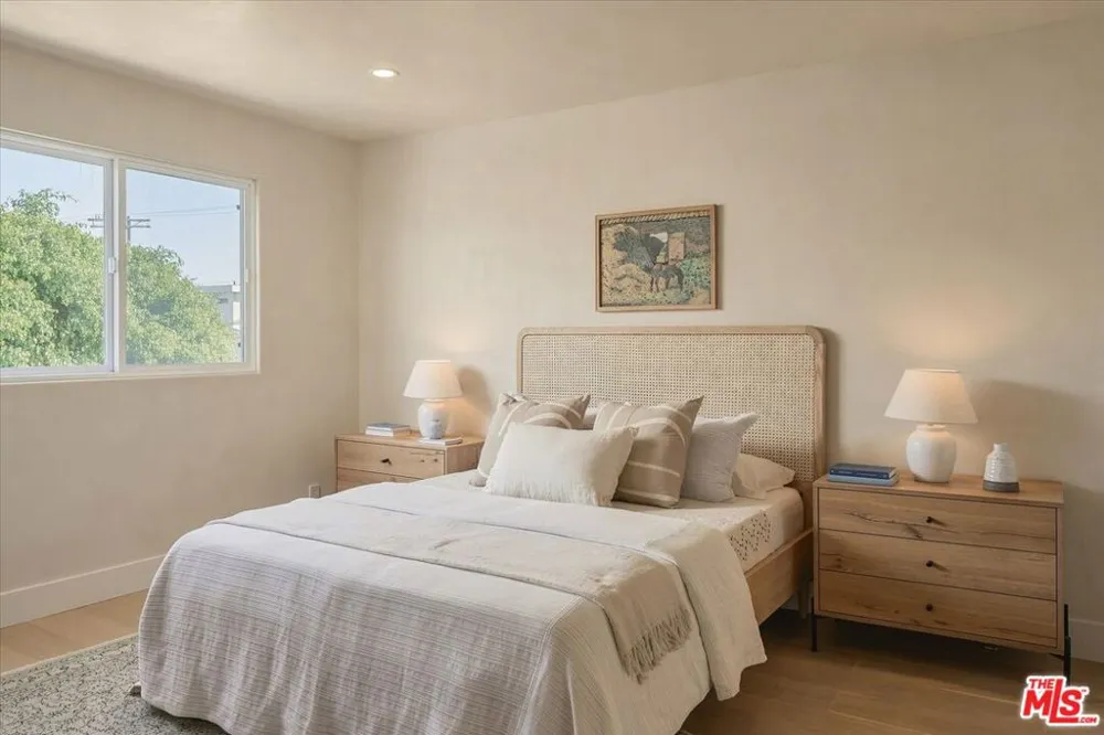 18 Voyage Street Marina del Rey, CA 90292