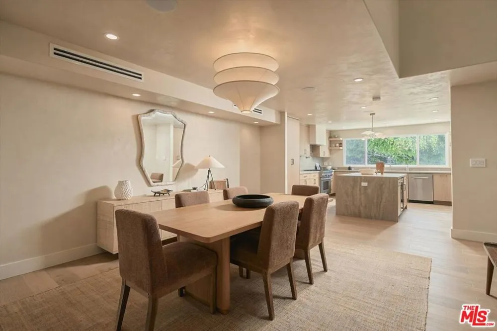 18 Voyage Street Marina del Rey, CA 90292
