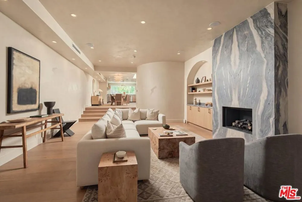 18 Voyage Street Marina del Rey, CA 90292