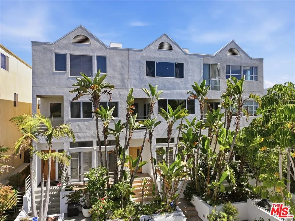 18 Voyage Street Marina del Rey, CA 90292