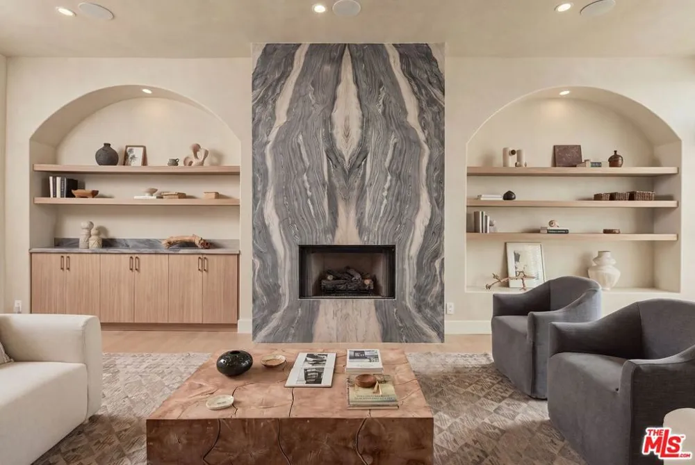 18 Voyage Street Marina del Rey, CA 90292