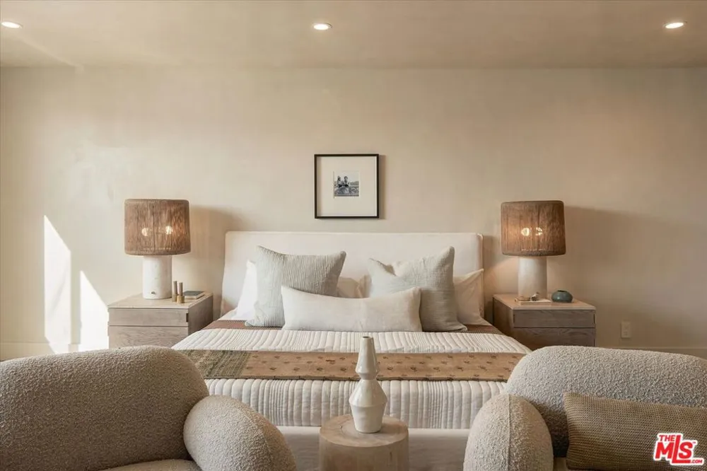 18 Voyage Street Marina del Rey, CA 90292