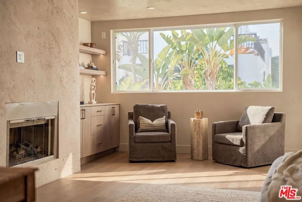 18 Voyage Street Marina del Rey, CA 90292