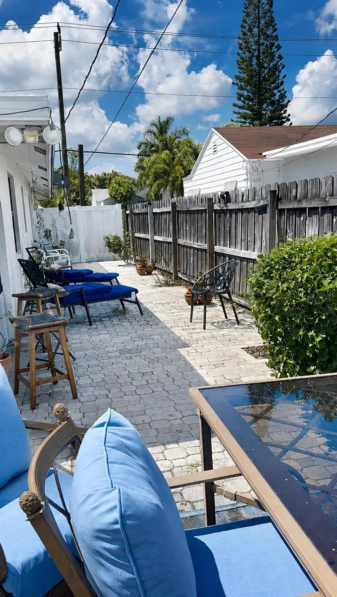 821 Hampton Road West Palm Beach, FL 33405