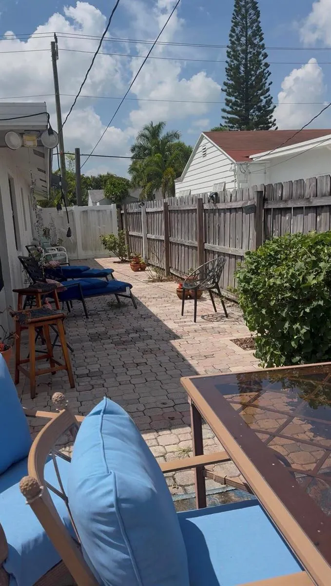 821 Hampton Road West Palm Beach, FL 33405