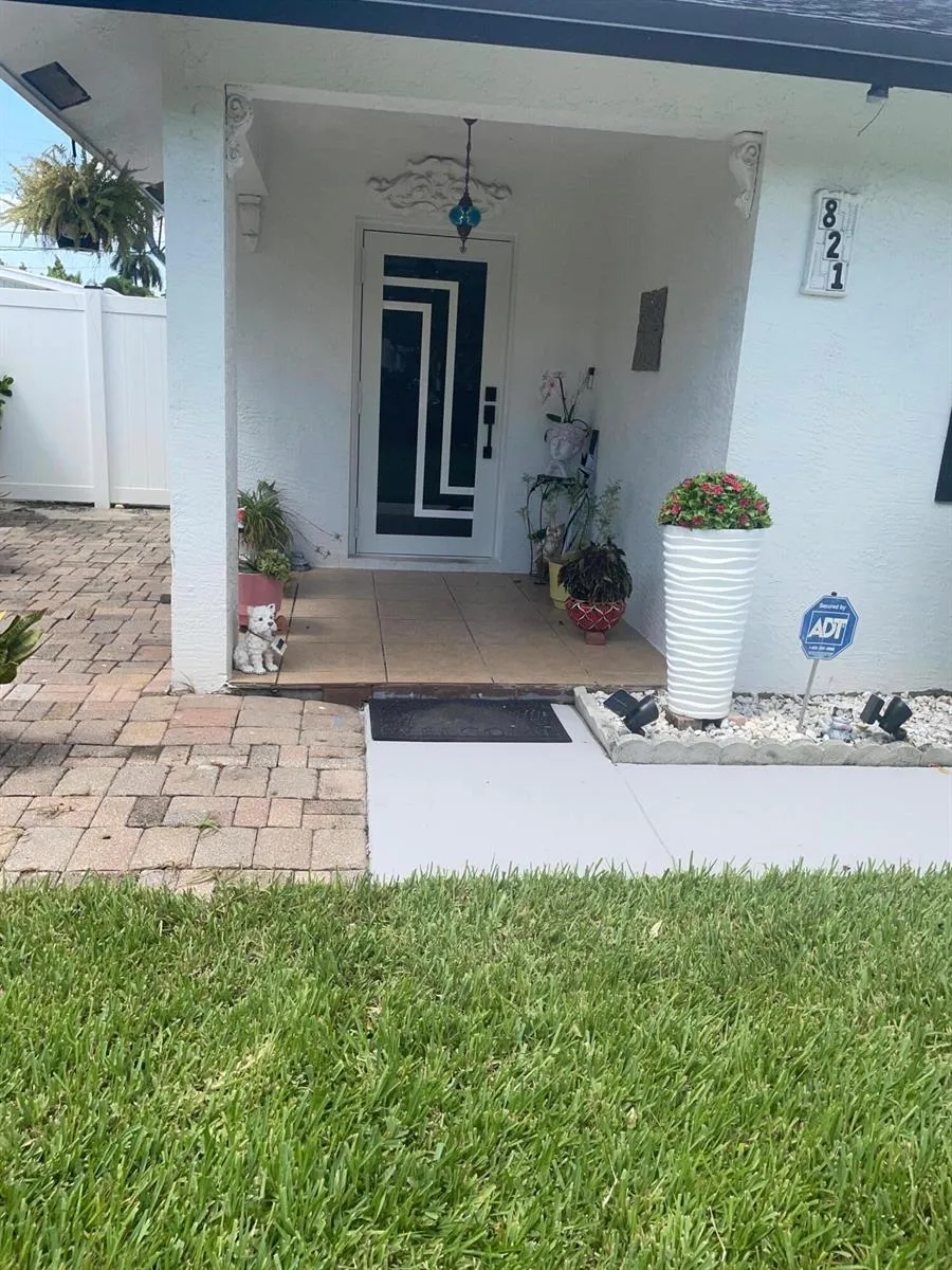 821 Hampton Road West Palm Beach, FL 33405