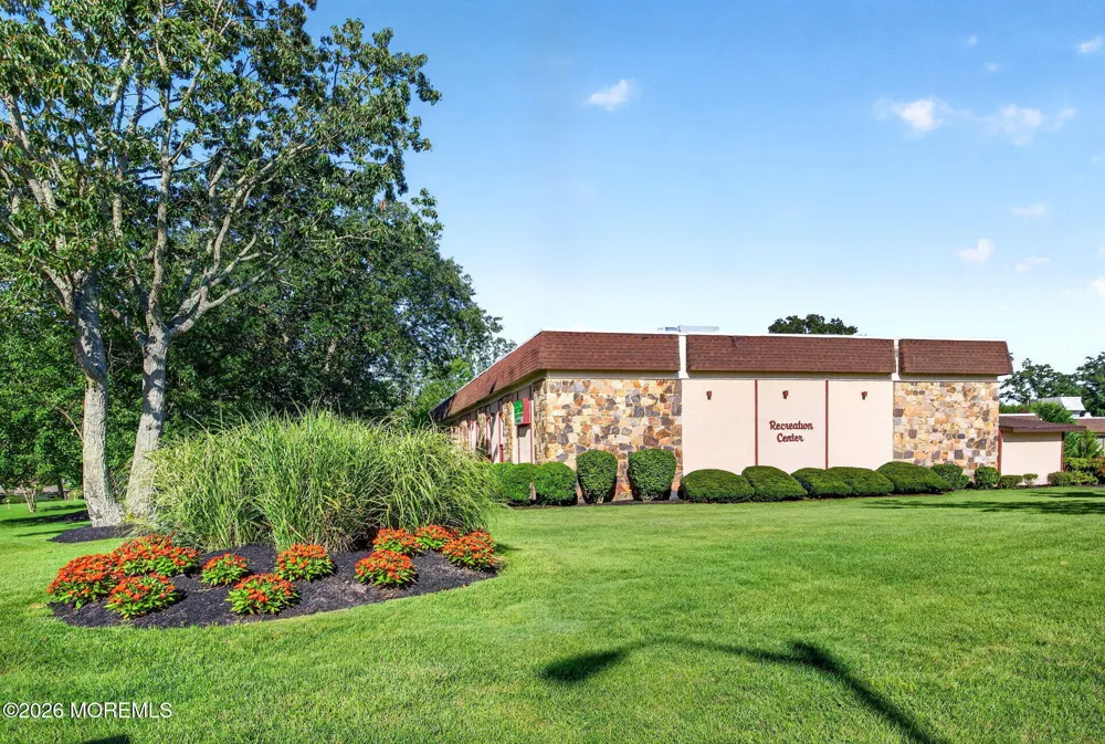 976 Aberdeen Drive Lakewood, NJ 08701
