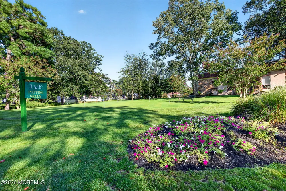 976 Aberdeen Drive Lakewood, NJ 08701