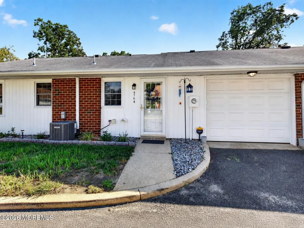 976 Aberdeen Drive Lakewood, NJ 08701