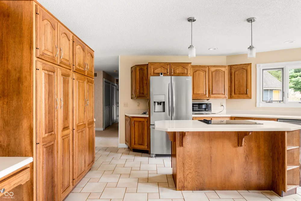 604 Mesa Road Muncie, IN 47304