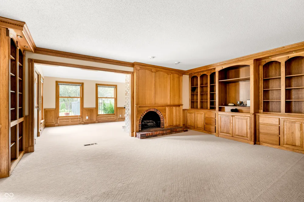 604 Mesa Road Muncie, IN 47304