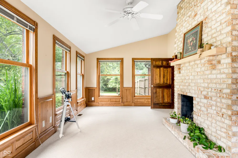 604 Mesa Road Muncie, IN 47304