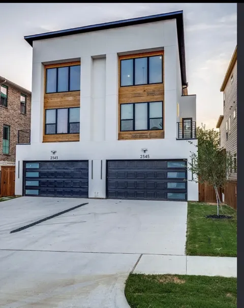 2343 Hondo Avenue