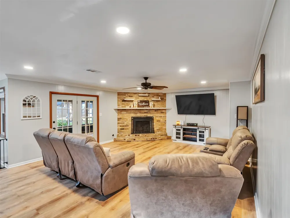 314 Coke Lane Alvin, TX 77511