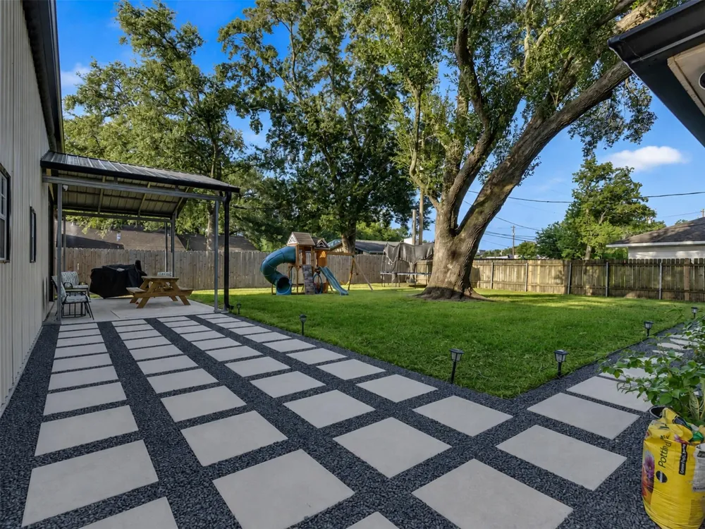 314 Coke Lane Alvin, TX 77511