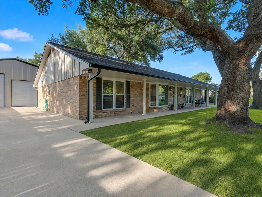 314 Coke Lane Alvin, TX 77511