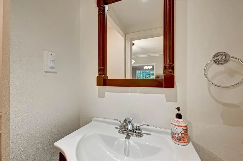 4628 Roseneath Drive Houston, TX 77021