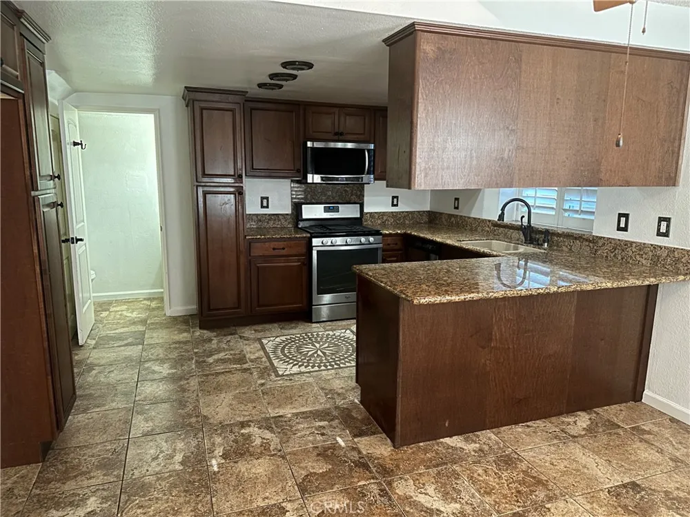 832 S Rexford Rialto, CA 92376