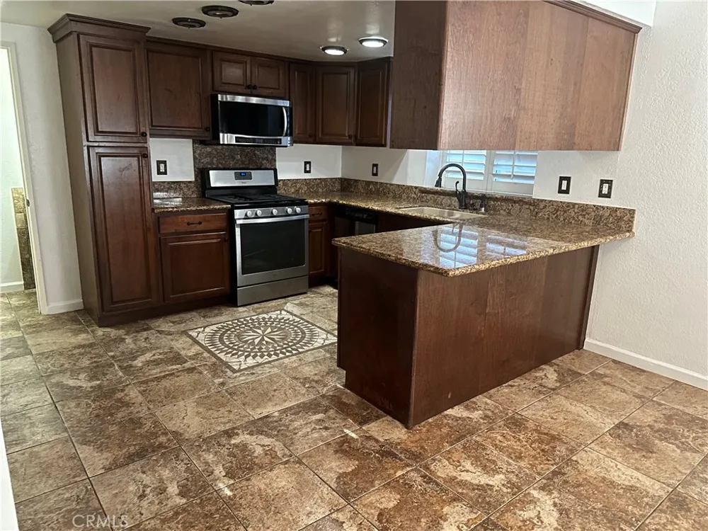 832 S Rexford Rialto, CA 92376