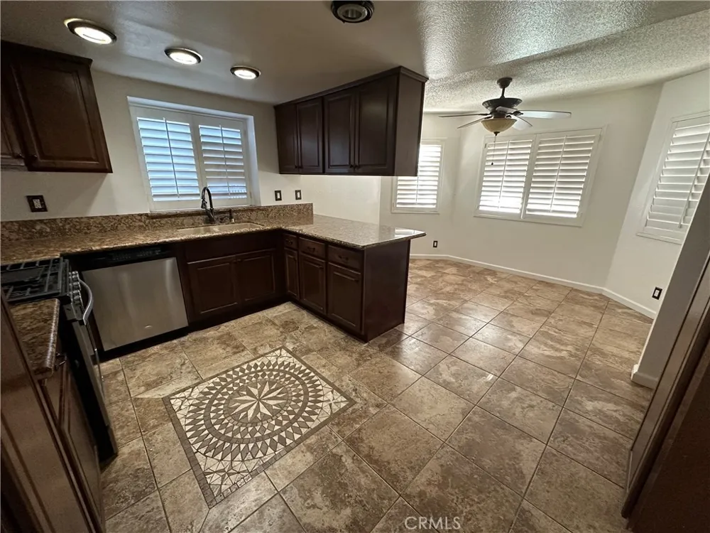 832 S Rexford Rialto, CA 92376