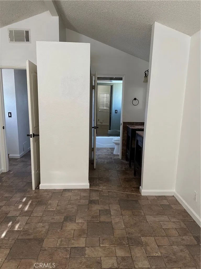832 S Rexford Rialto, CA 92376