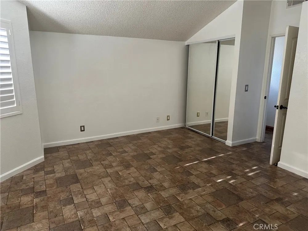 832 S Rexford Rialto, CA 92376