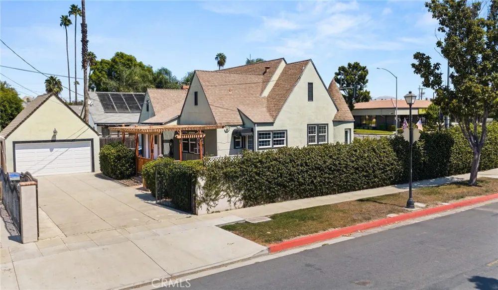 6395 Brockton Riverside, CA 92506