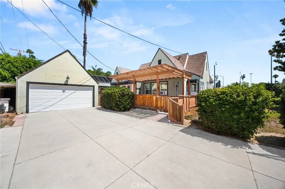 6395 Brockton Riverside, CA 92506