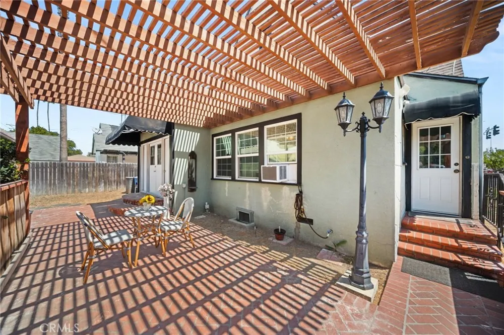 6395 Brockton Riverside, CA 92506