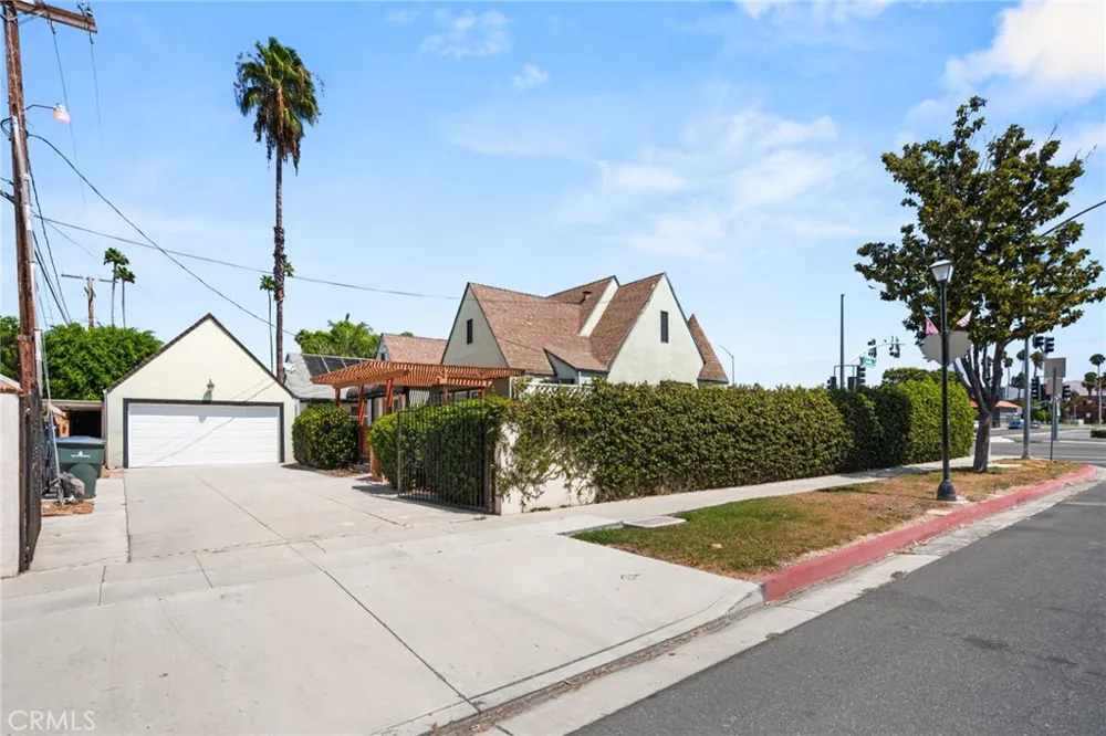 6395 Brockton Riverside, CA 92506