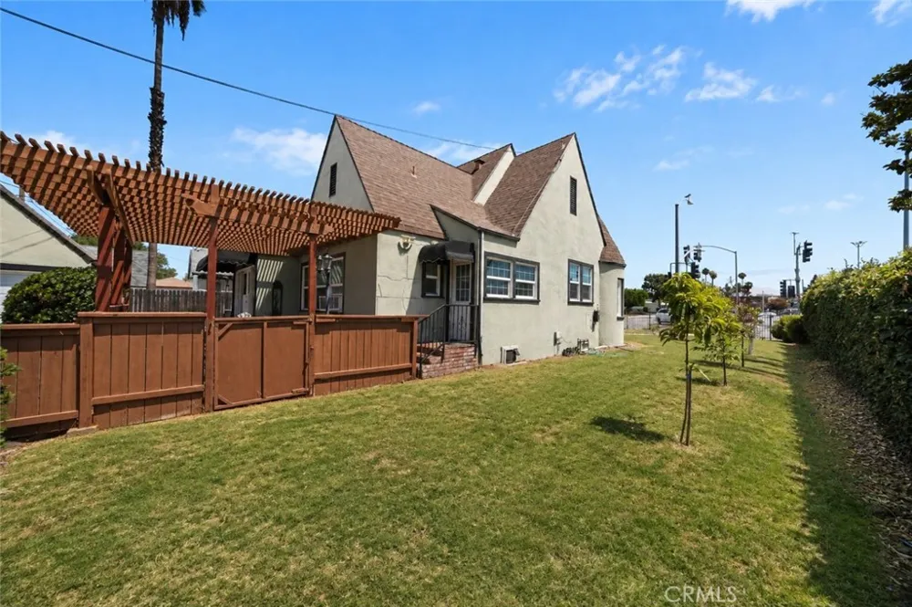 6395 Brockton Riverside, CA 92506