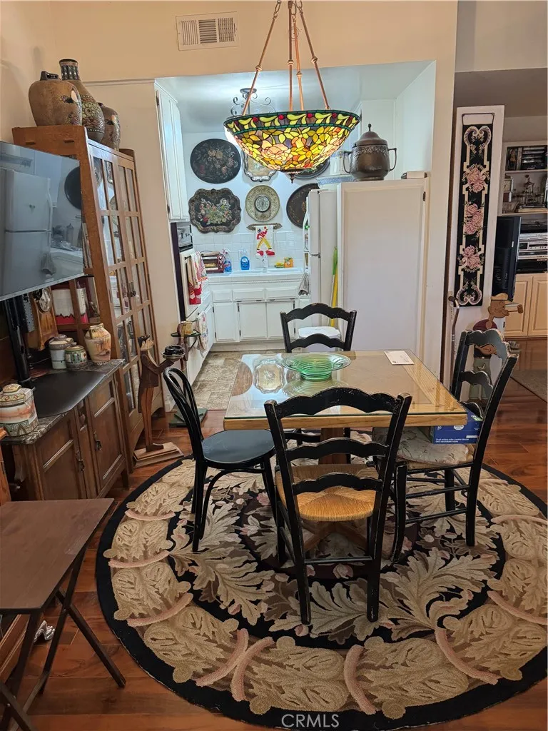 19162 Avenue Of The Oaks #B Newhall, CA 91321