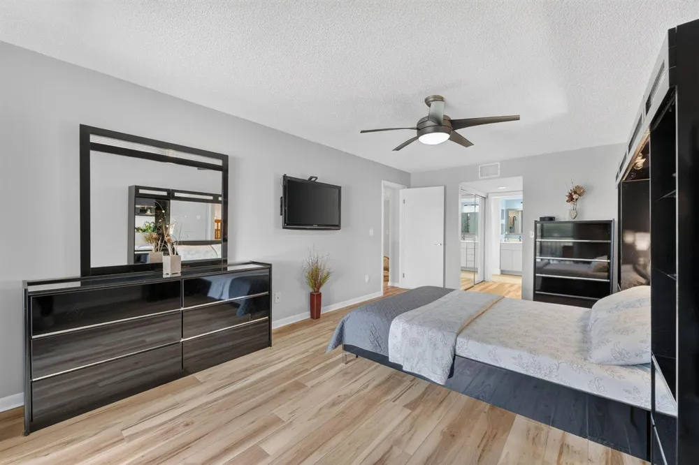 1648 CORAL AVENUE North Lauderdale, FL 33068