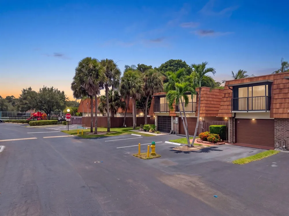 1648 CORAL AVENUE North Lauderdale, FL 33068