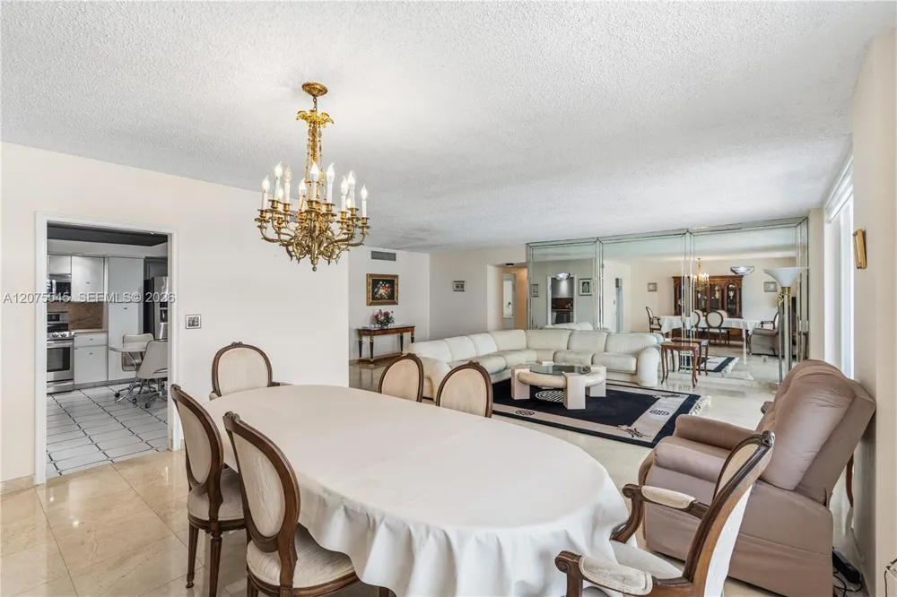 5001 Collins Ave #3B Miami Beach, FL 33140