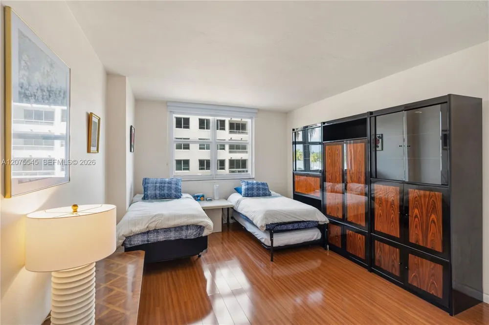 5001 Collins Ave #3B Miami Beach, FL 33140
