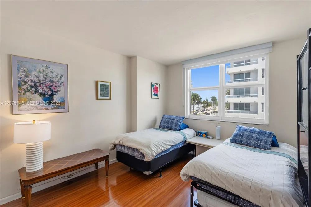 5001 Collins Ave #3B Miami Beach, FL 33140