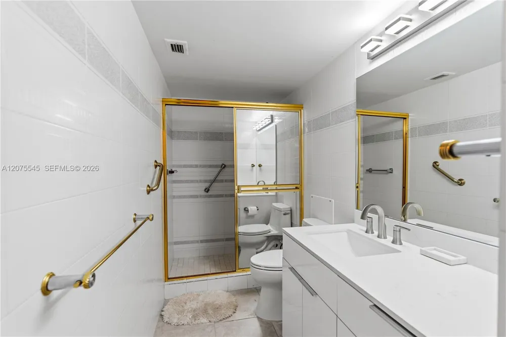 5001 Collins Ave #3B Miami Beach, FL 33140