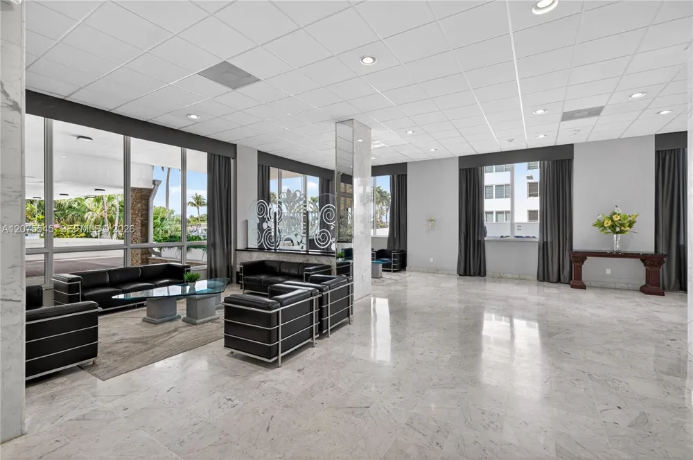 5001 Collins Ave #3B Miami Beach, FL 33140