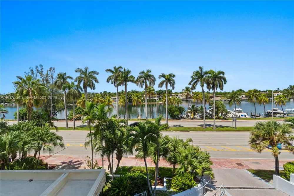 5001 Collins Ave #3B Miami Beach, FL 33140