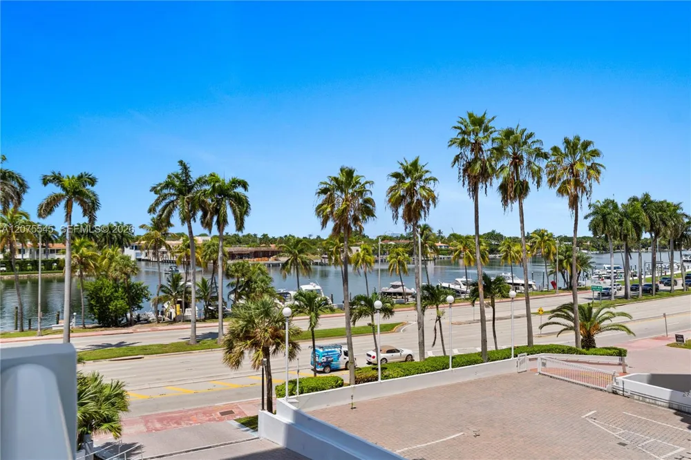 5001 Collins Ave #3B Miami Beach, FL 33140