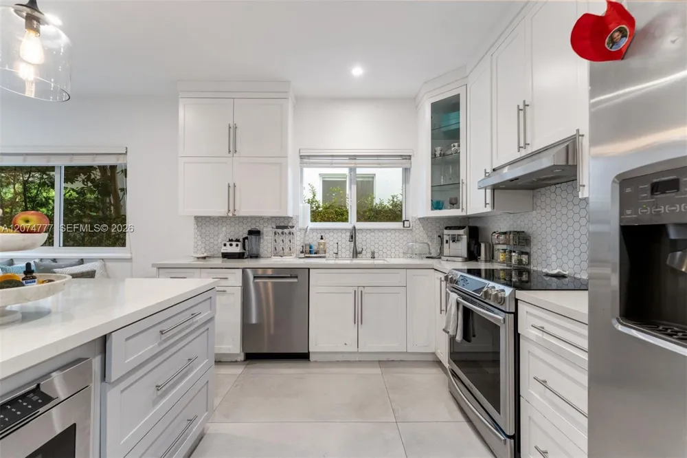 3068 Shipping Avenue Coconut Grove, FL 33133